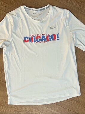 Nike Dri Fit Chicago Marathon Running Long Sleeve